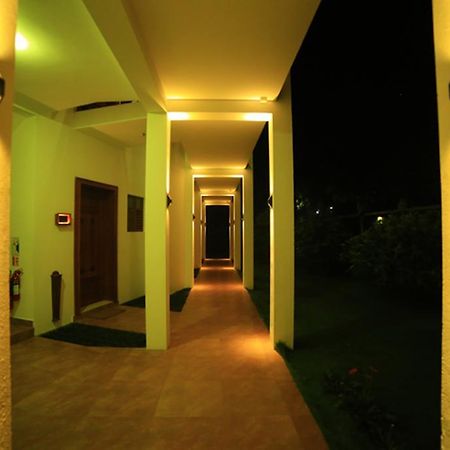 Ruins Chaaya Hotel Polonnaruwa Zewnętrze zdjęcie