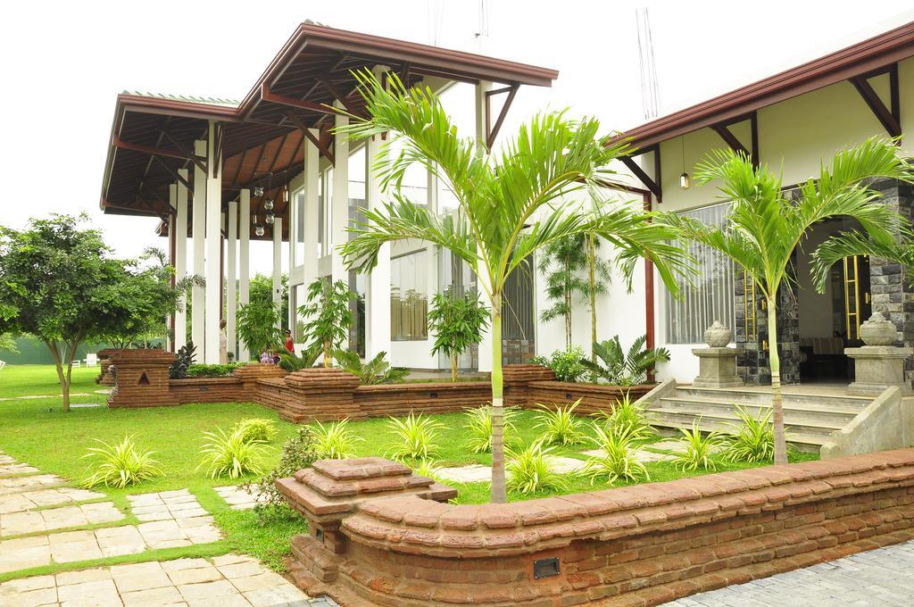 Ruins Chaaya Hotel Polonnaruwa Zewnętrze zdjęcie