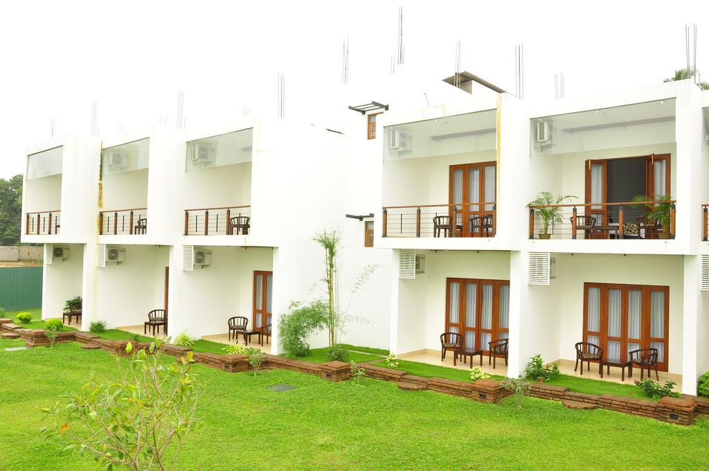 Ruins Chaaya Hotel Polonnaruwa Zewnętrze zdjęcie
