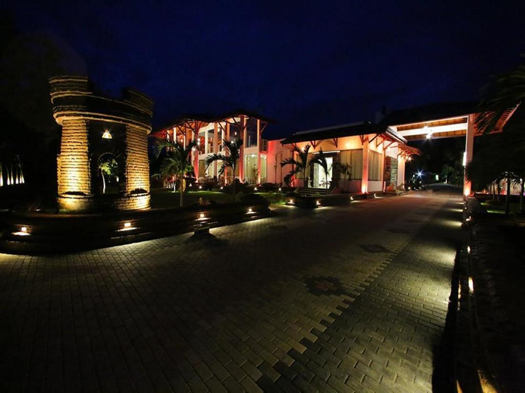 Ruins Chaaya Hotel Polonnaruwa Zewnętrze zdjęcie