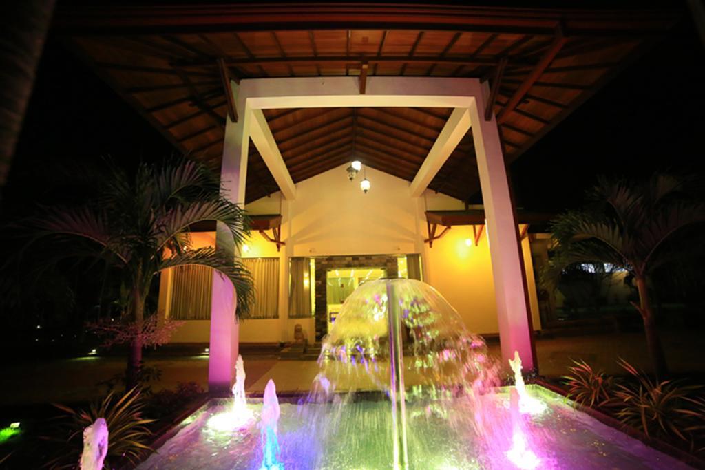 Ruins Chaaya Hotel Polonnaruwa Zewnętrze zdjęcie