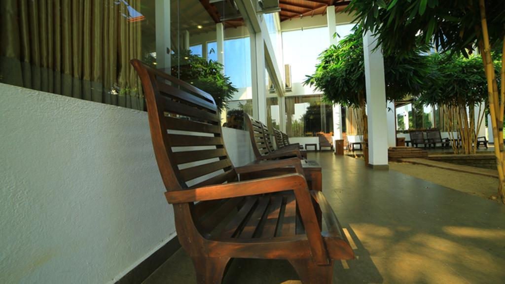 Ruins Chaaya Hotel Polonnaruwa Zewnętrze zdjęcie